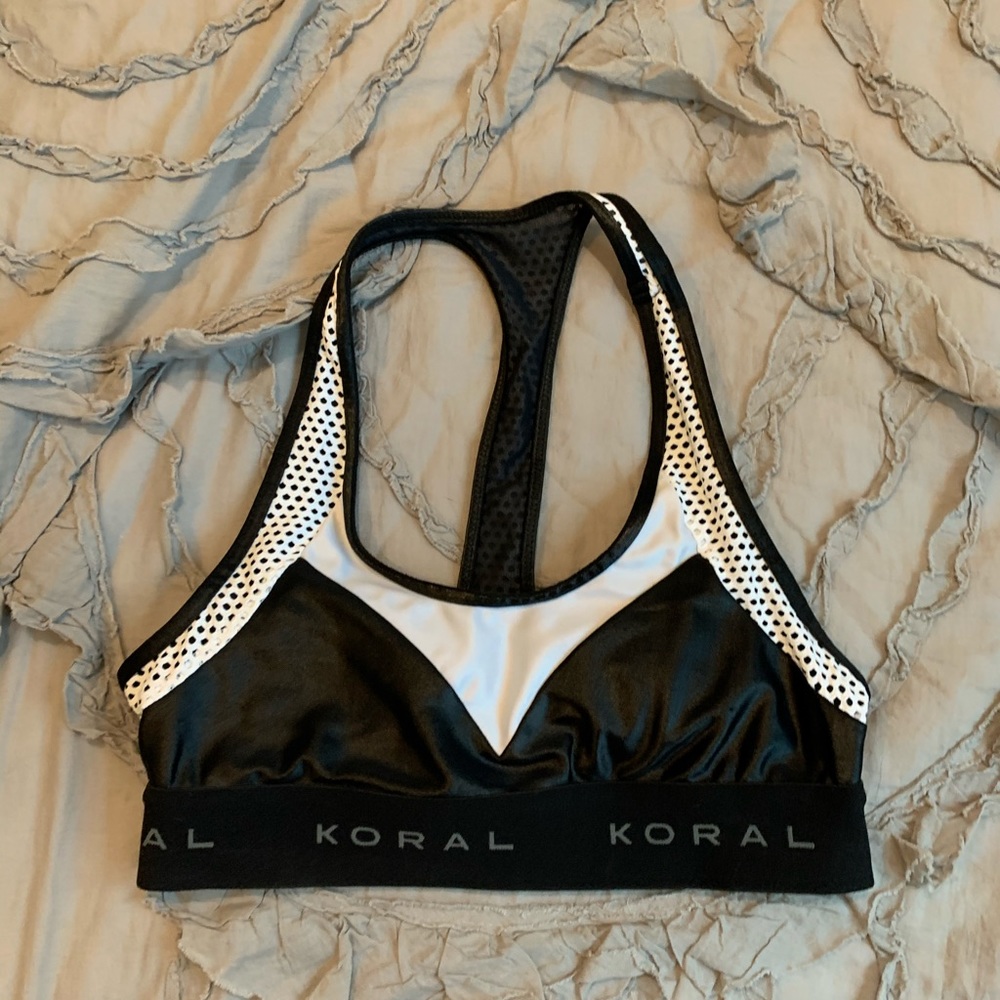 NWOT Koral Emblem Infinity Sports Bra -  Medium